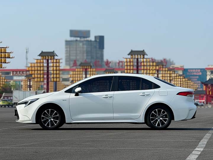 Toyota Levin 2024 2024款 智能电混双擎 1.8L 豪华版