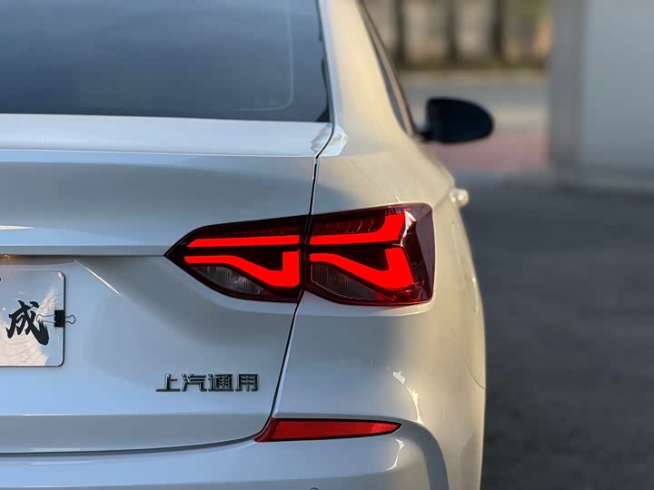 Chevrolet Monza 2023 2023款 1.5L 双离合悦享版