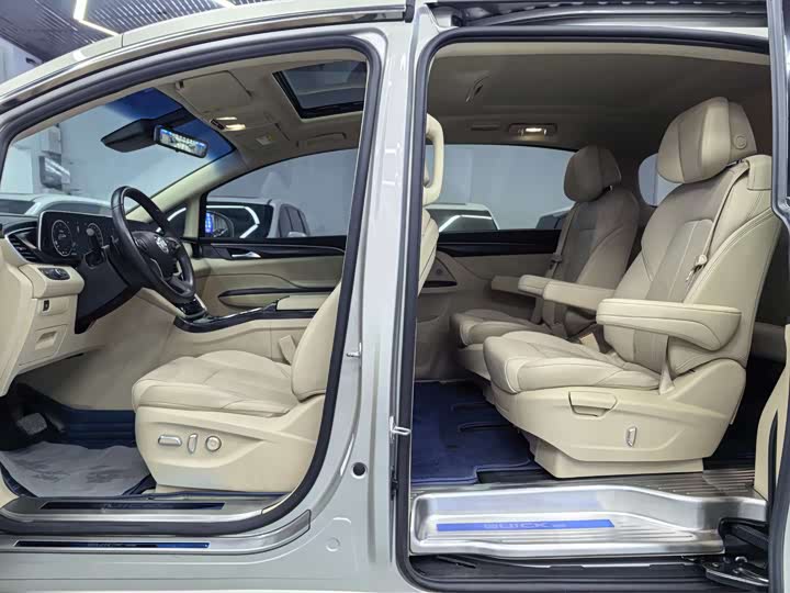 Zdjęcie 7 - Buick GL8 ES