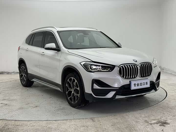 Фото 2 - BMW X1