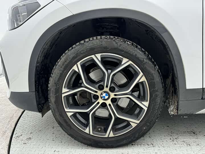 Фото 8 - BMW X1