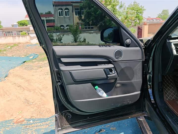Photo 7 - Land Rover Discovery