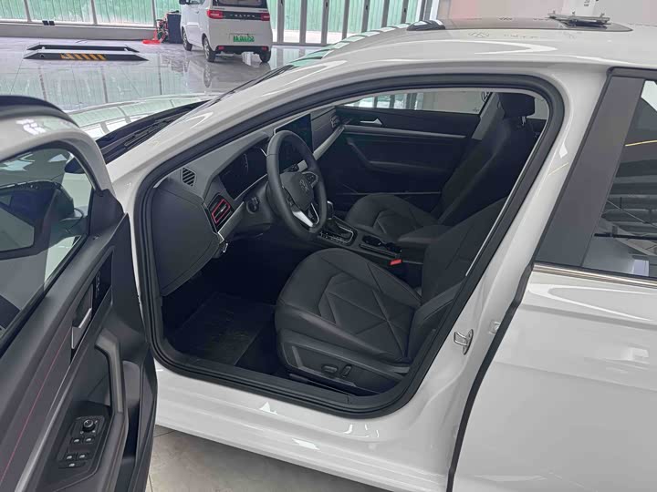 Фото 4 - Volkswagen Lavida