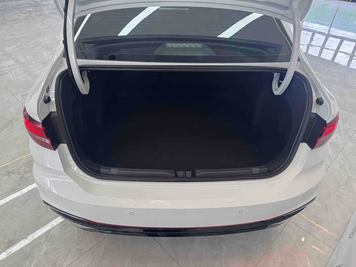 Фото 9 - Volkswagen Lavida