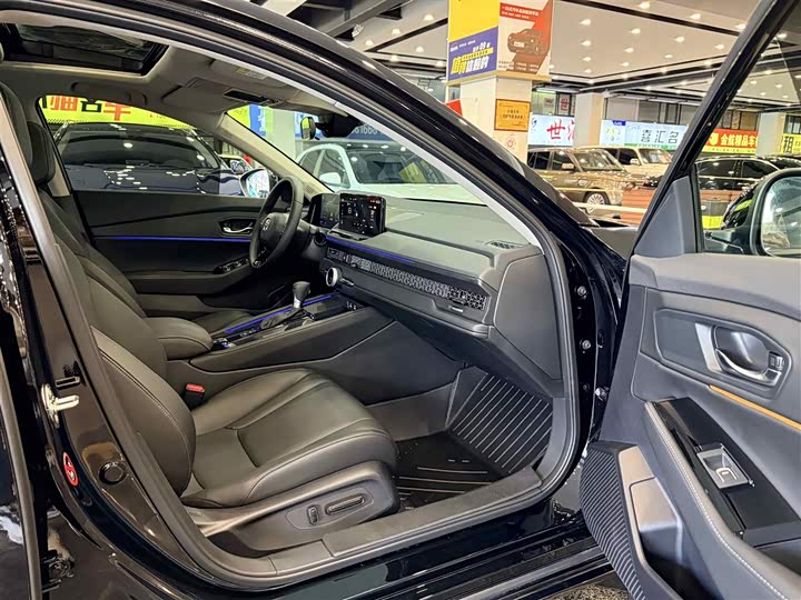 Honda Accord 2025 2025款 运动系列 260TURBO 豪华版