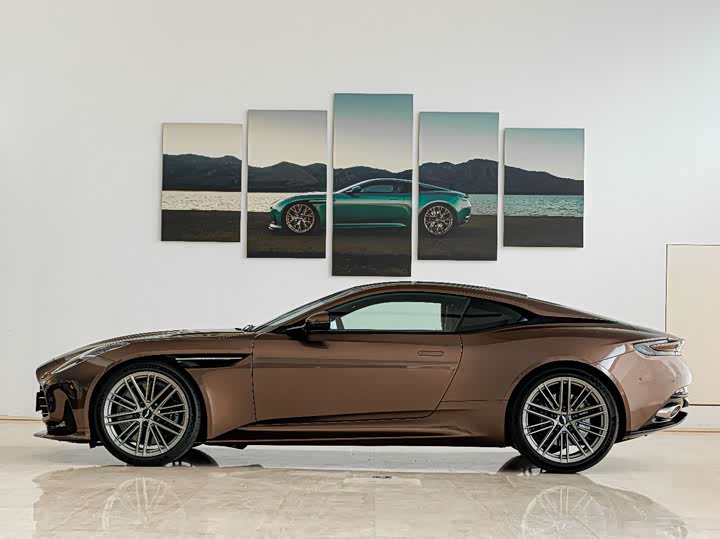 Aston Martin DB12 2025 2025款 4.0T V8 Coupe