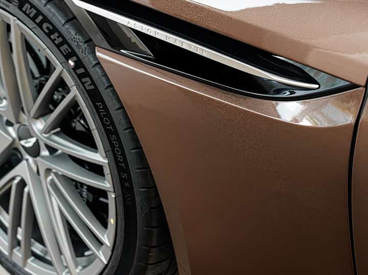 Aston Martin DB12 2025 2025款 4.0T V8 Coupe