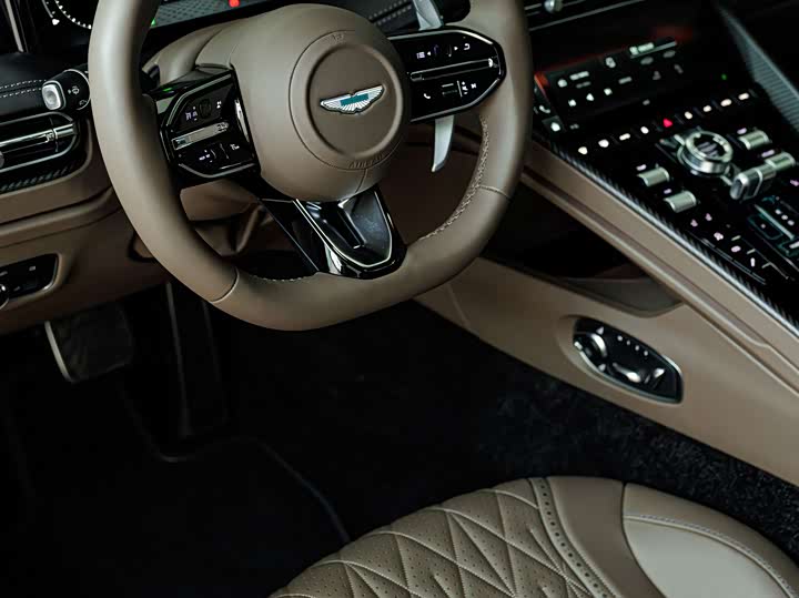 Aston Martin DB12 2025 2025款 4.0T V8 Coupe