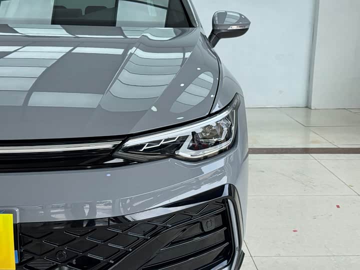 Volkswagen Golf 2025 2025款 300TSI R-Line