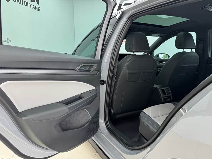 Volkswagen Golf 2025 2025款 300TSI R-Line