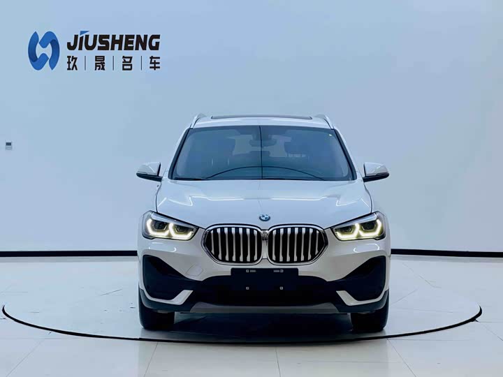 Фото 2 - BMW X1