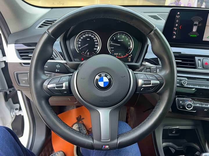 Фото 9 - BMW X1