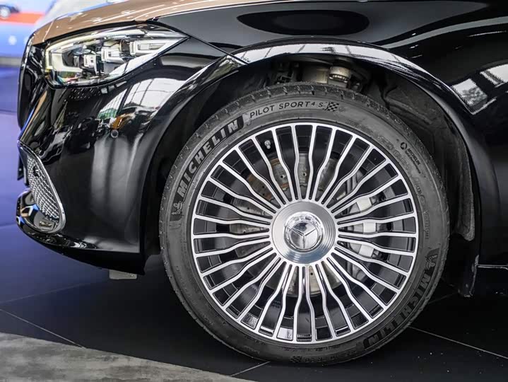 Фото 4 - Mercedes-Benz Maybach S-Class