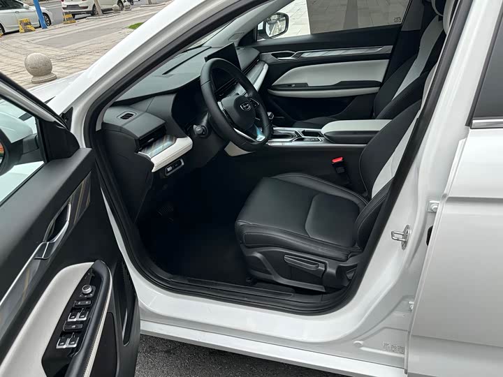 Geely Emgrand L 2022 2022款 1.4T CVT旗舰型