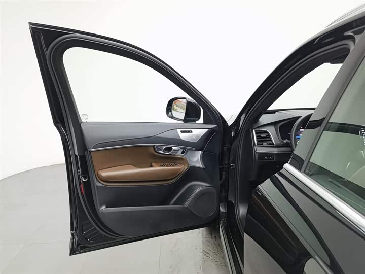Фото 8 - Volvo XC90 Hybrid