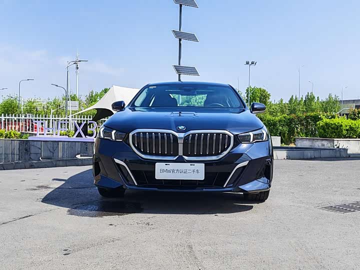 Фото 2 - BMW 5 Series