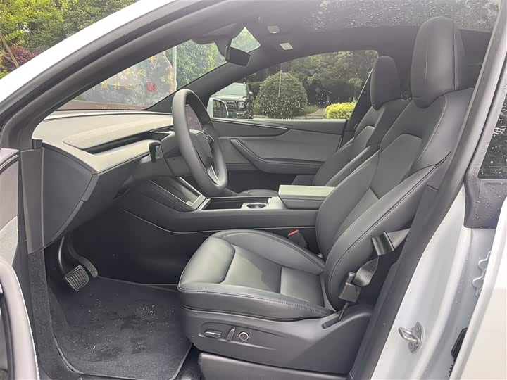 Tesla Model Y 2026 2026款 后轮驱动版