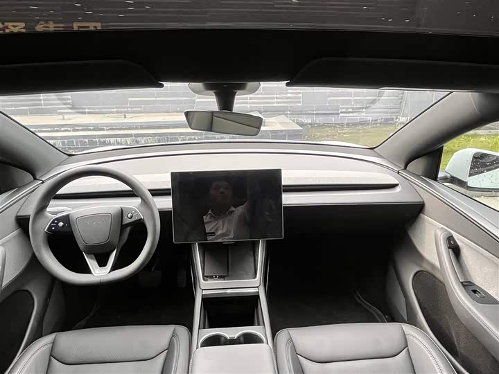 Tesla Model Y 2026 2026款 后轮驱动版