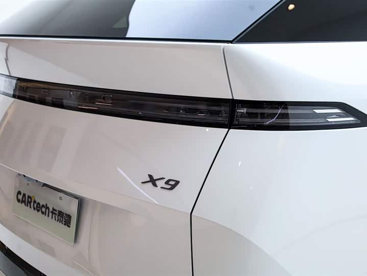 صورة 8 - XPeng X9