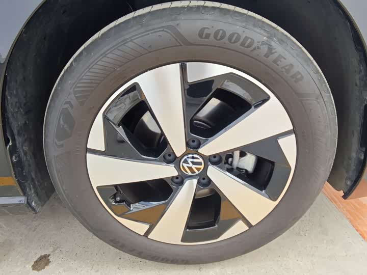 Volkswagen Magotan 2026 2026款 300TSI 尊享版显眼包