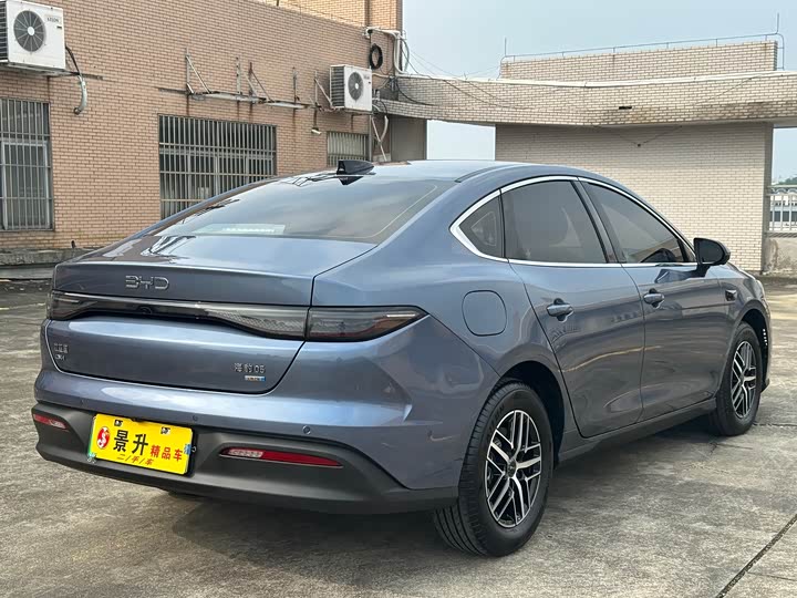 BYD Seal 05 DM-i Hybrid 2025 2025款 DM-i 智驾版 120KM旗舰型