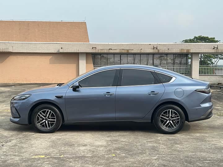 BYD Seal 05 DM-i Hybrid 2025 2025款 DM-i 智驾版 120KM旗舰型