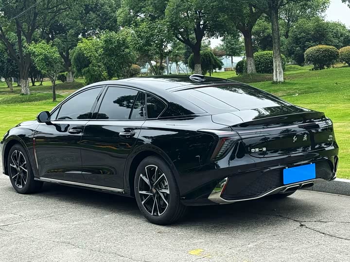 Фото 9 - Hongqi H6