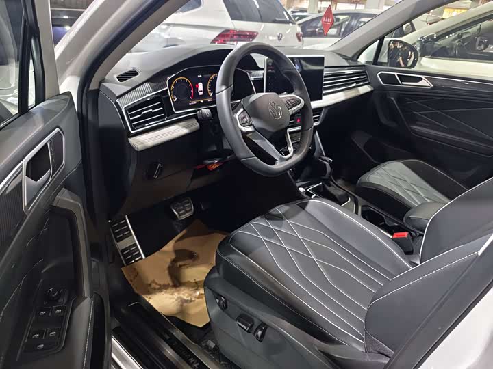 Фото 5 - Volkswagen Tiguan L Pro