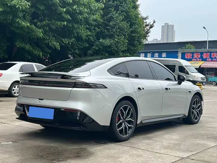 Dongfeng Yipai eπ 007 2025 2025款 纯电 565四驱Max领航版