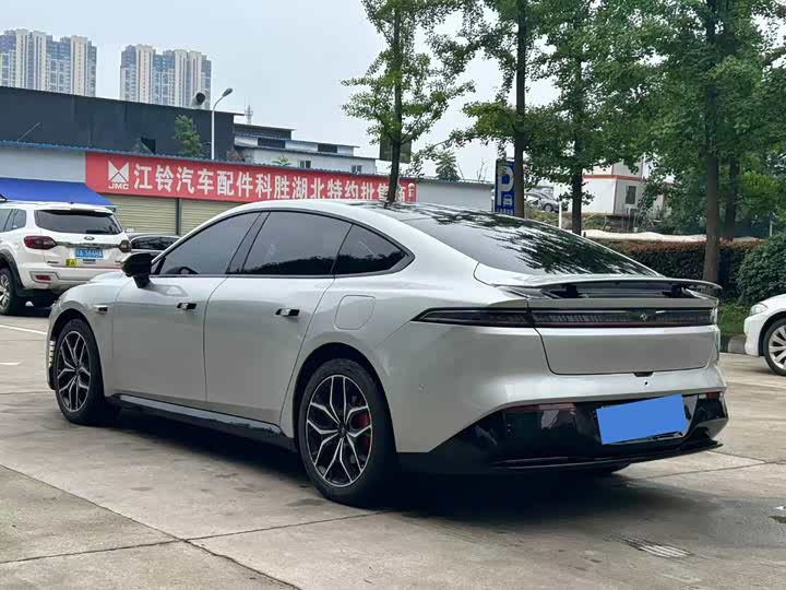 Dongfeng Yipai eπ 007 2025 2025款 纯电 565四驱Max领航版