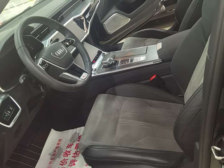 Фото 2 - Audi A6L