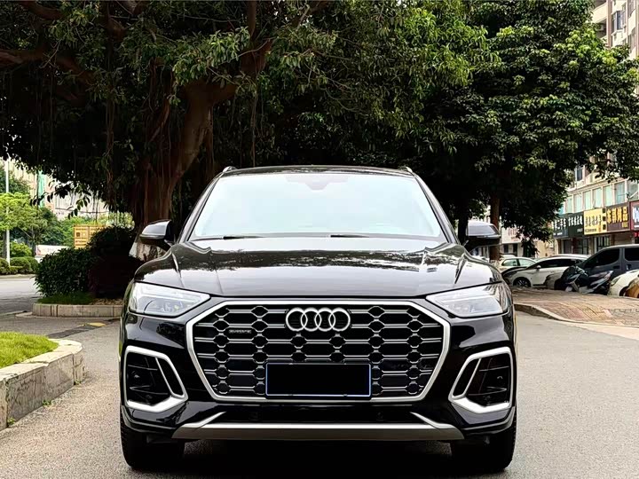 Фото 2 - Audi Q5L