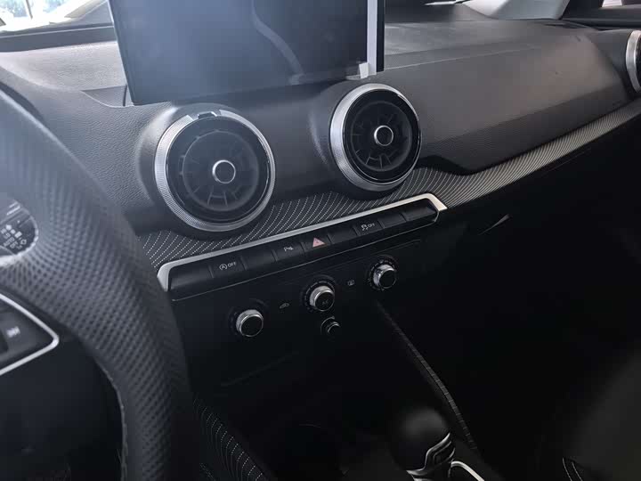 Audi Q2L 2025 2025款 35TFSI 进取动感型