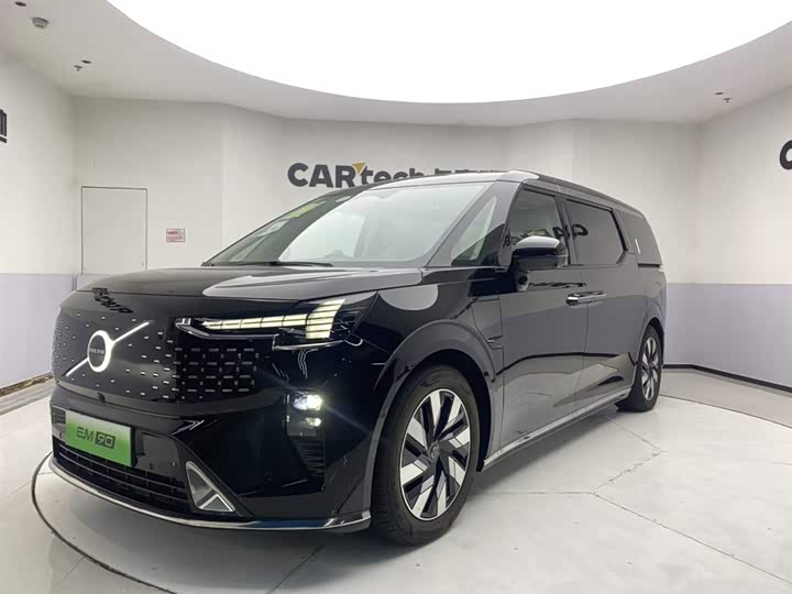 2025 Volvo EM90