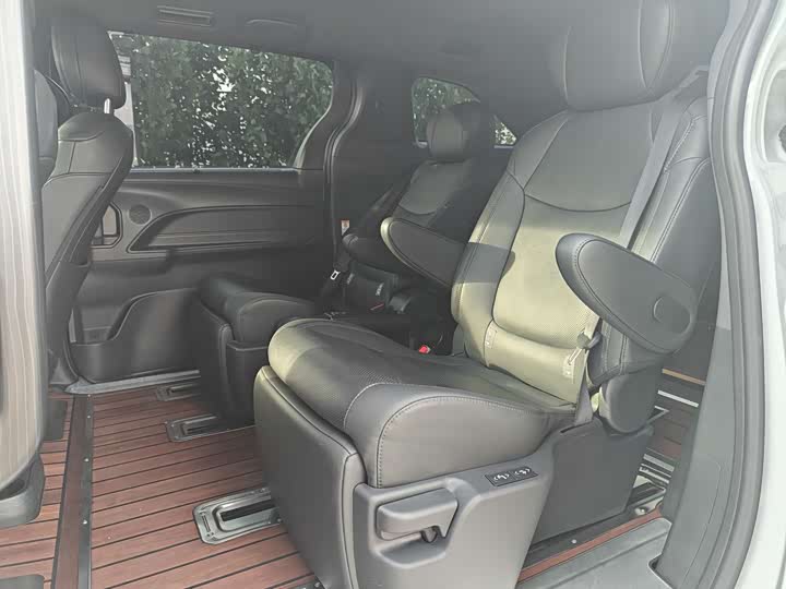 Toyota Sienna 2021 2021款 2.5L混动 尊贵版