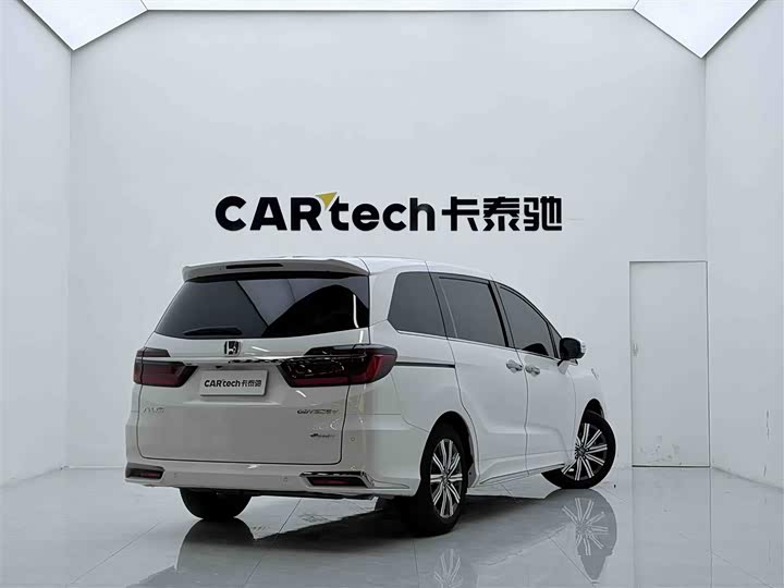 Фото 3 - Honda Odyssey