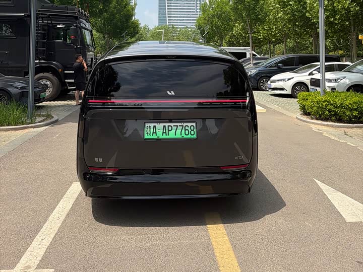 2025 LiXiang Mega