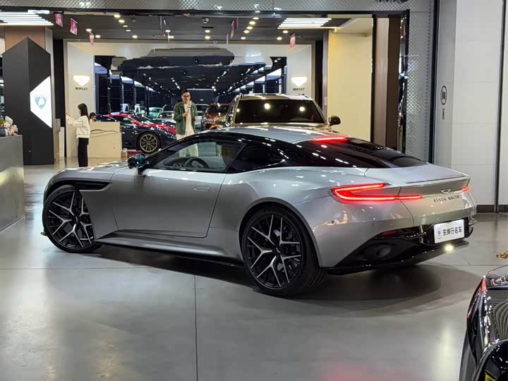 Aston Martin DB12 2025 2025款 4.0T V8 Coupe