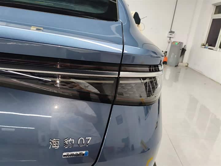BYD Seal 07 DM-i Hybrid 2026 2026款 DM-i 1.5T 230km 尊荣型