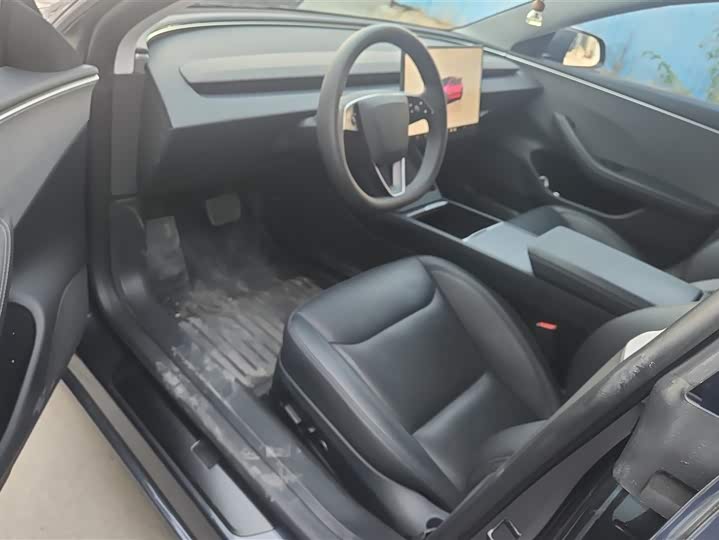 Фото 9 - Tesla Model 3