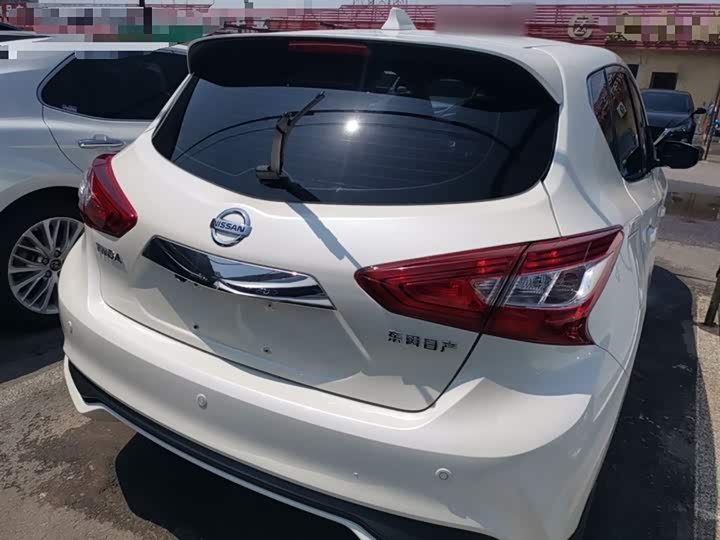 Фото 6 - Nissan Tiida