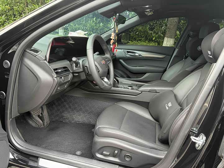 Cadillac CT5 2025 2025款 28T 赛道性能版