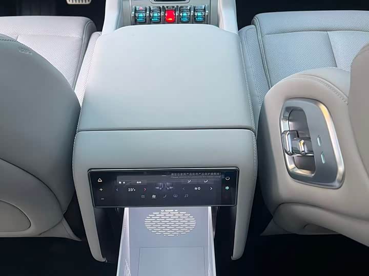 BYD FangChengBao Leopard 8 2025 2025款 智勇旗舰版 5座