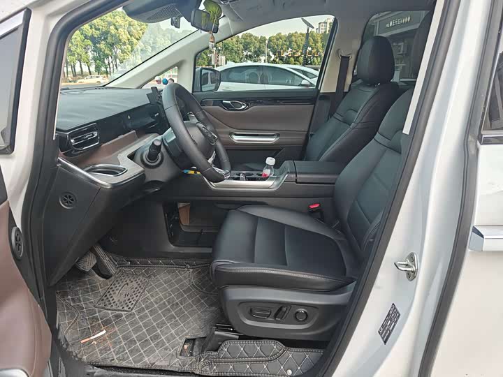 GAC Trumpchi E8 2024 2024款 荣耀系列 2.0L 荣耀版