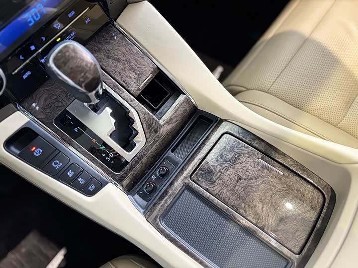 Фото 8 - Toyota Vellfire