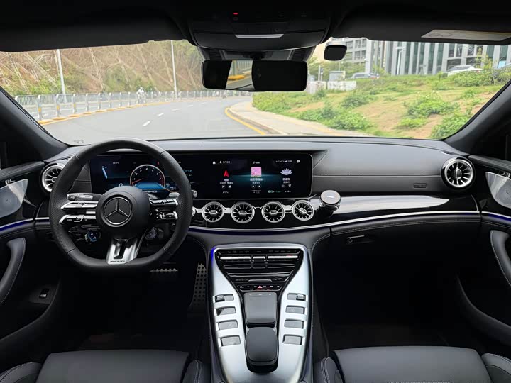 Фото 9 - Mercedes-Benz AMG GT