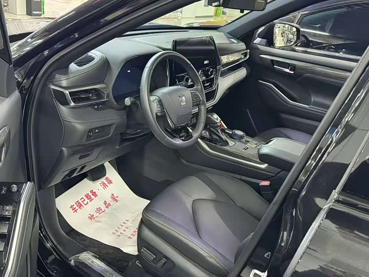 Toyota Crown Kluger 2024 2024款 2.5L HEV四驱豪华版