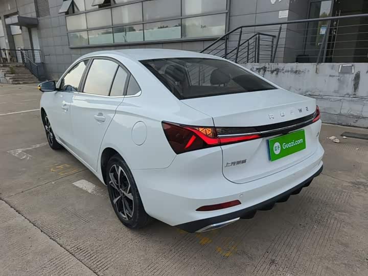 Фото 5 - Roewe i5