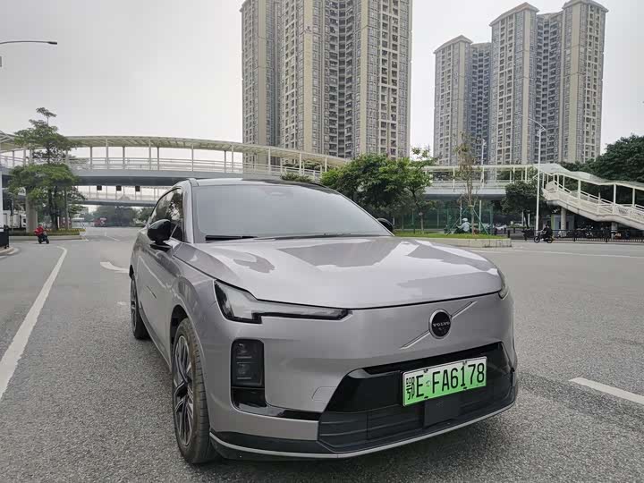 Volvo XC70 Hybrid 2026 2026款 四驱超长续航Ultra
