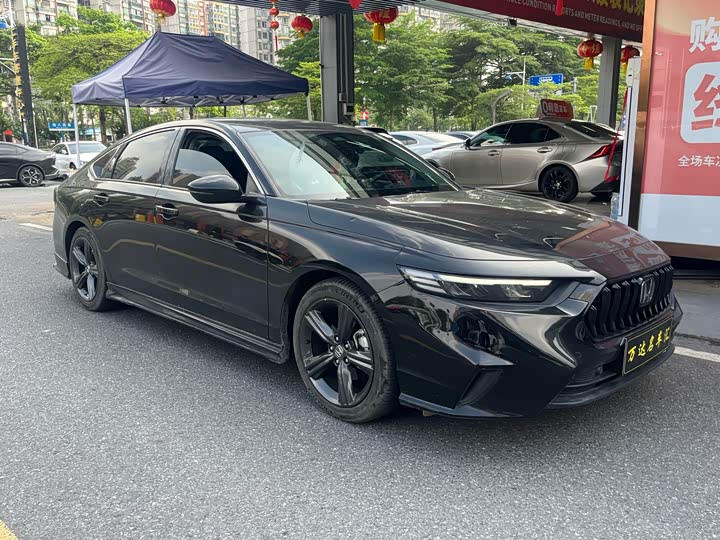 Фото 2 - Honda Inspire